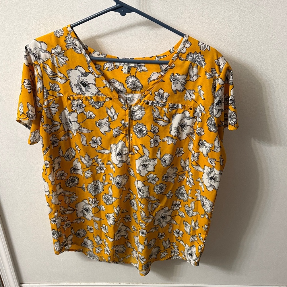 Sunny Floral Short Sleeve Top